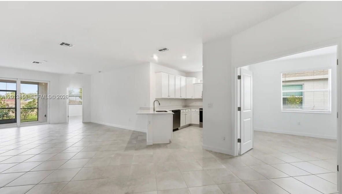 For Rent: $1,999 (3 beds, 2 baths, 0 Square Feet)