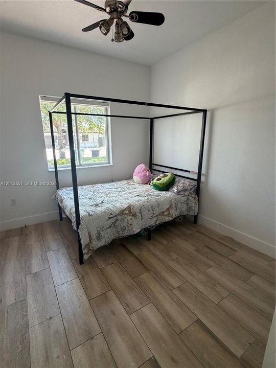 В аренду: $4,500 (4 спален, 2 ванн, 1953 Квадратных фут)