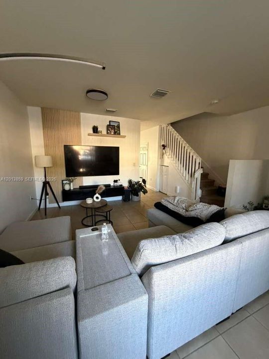 En Venta: $490,000 (3 camas, 2 baños, 1545 Pies cuadrados)