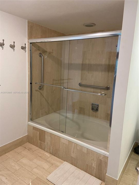В аренду: $5,000 (2 спален, 2 ванн, 2020 Квадратных фут)