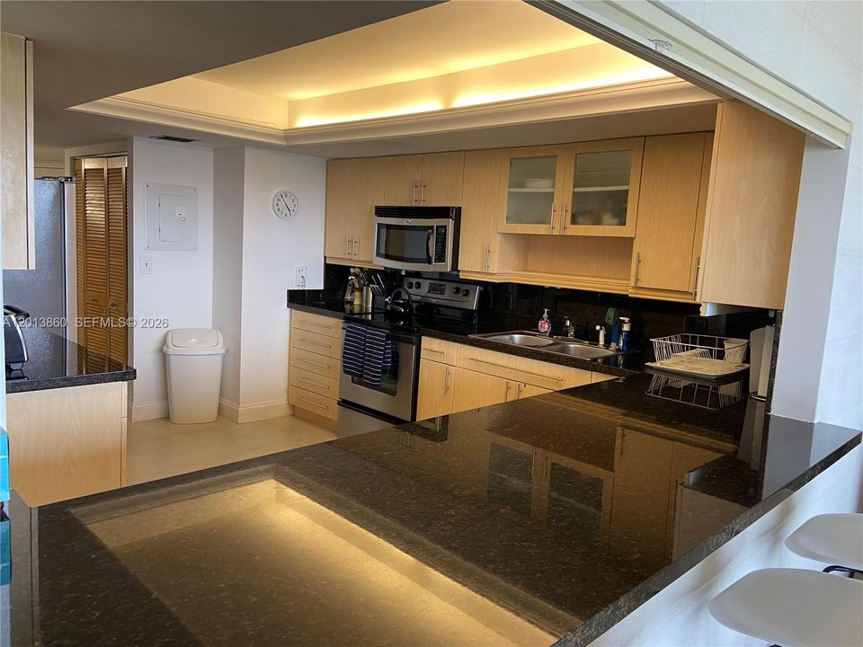 В аренду: $5,000 (2 спален, 2 ванн, 2020 Квадратных фут)