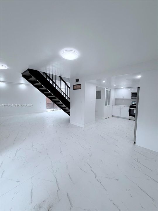 На продажу: $389,000 (2 спален, 2 ванн, 1330 Квадратных фут)