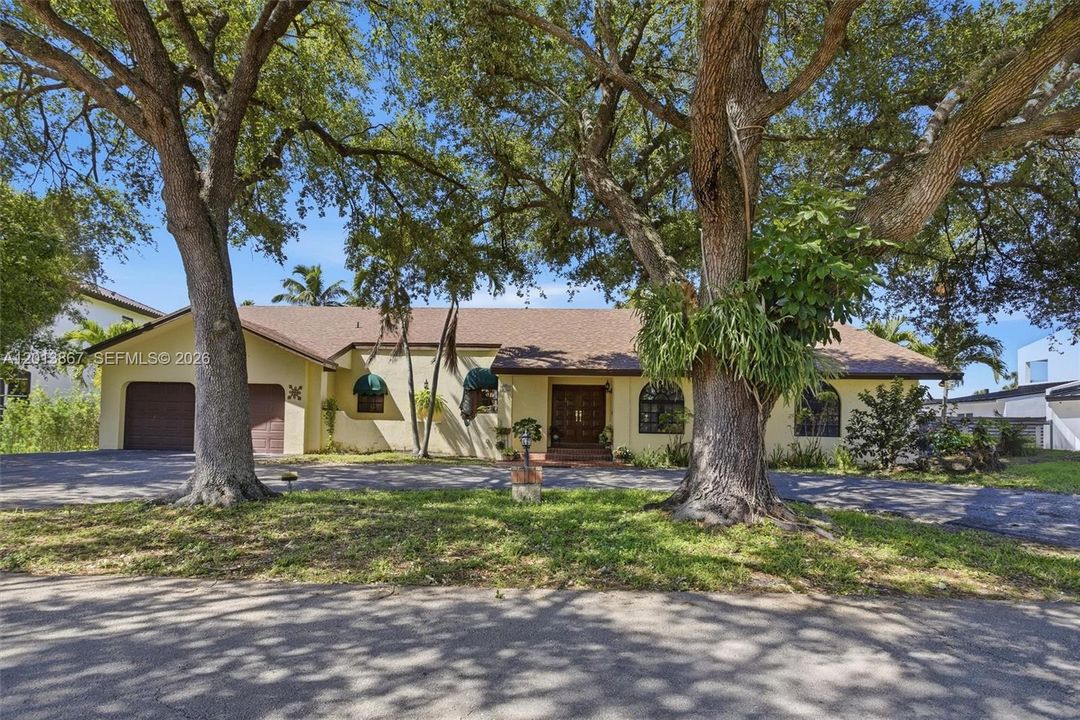 For Sale: $1,225,000 (4 beds, 3 baths, 3270 Square Feet)