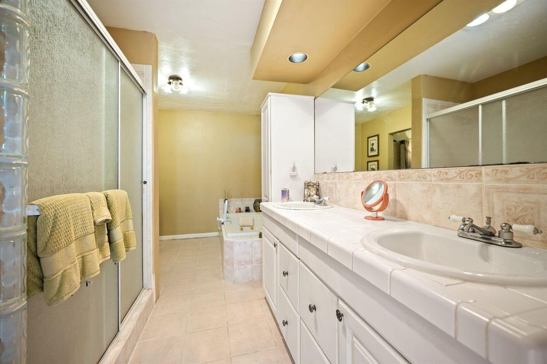 21-web-or-mls-8350-nw-23rd-st