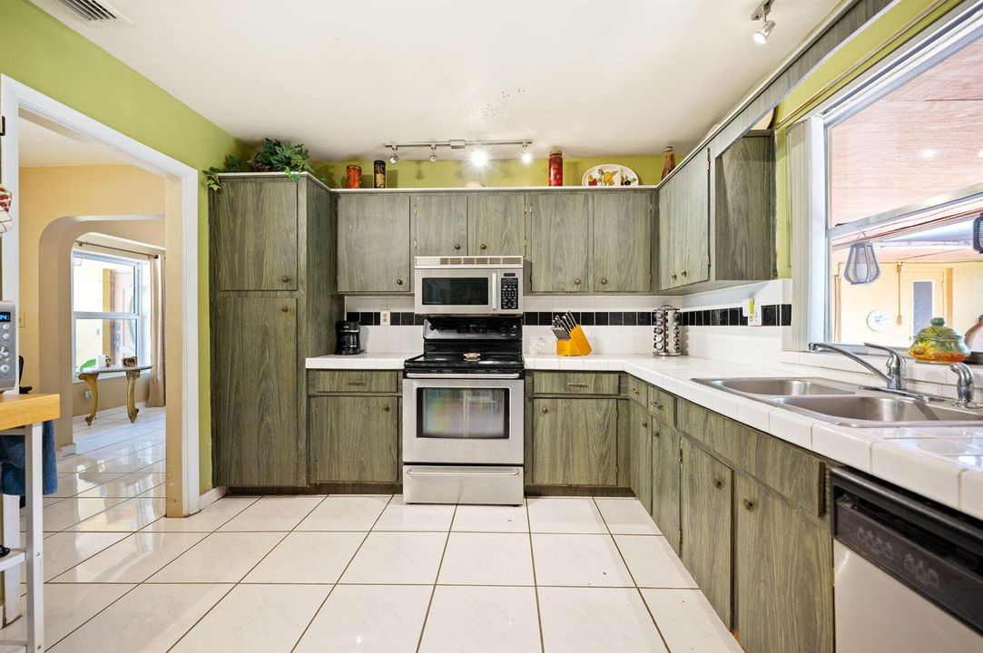 16-web-or-mls-8350-nw-23rd-st