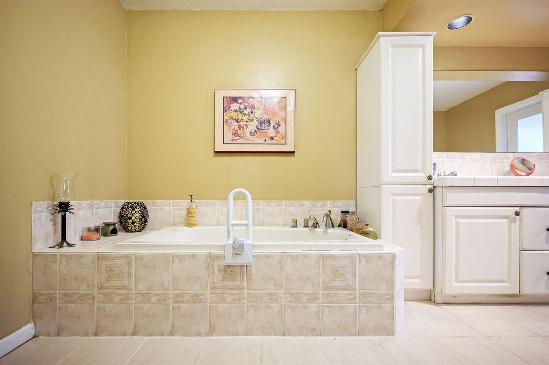 19-web-or-mls-8350-nw-23rd-st