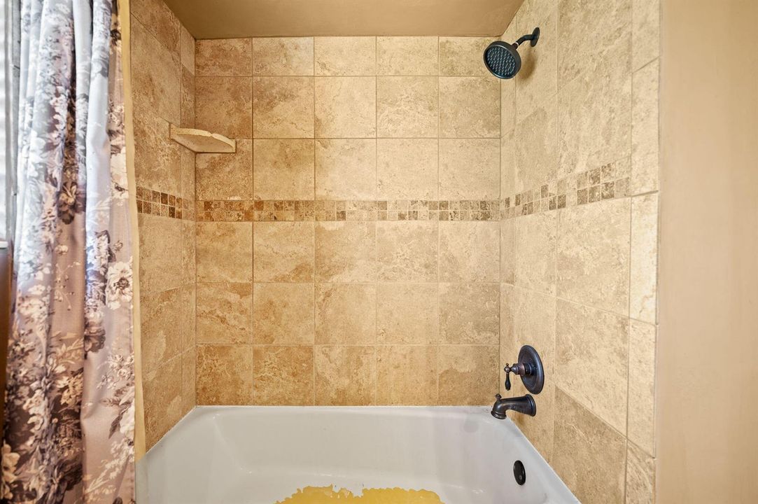 24-web-or-mls-8350-nw-23rd-st