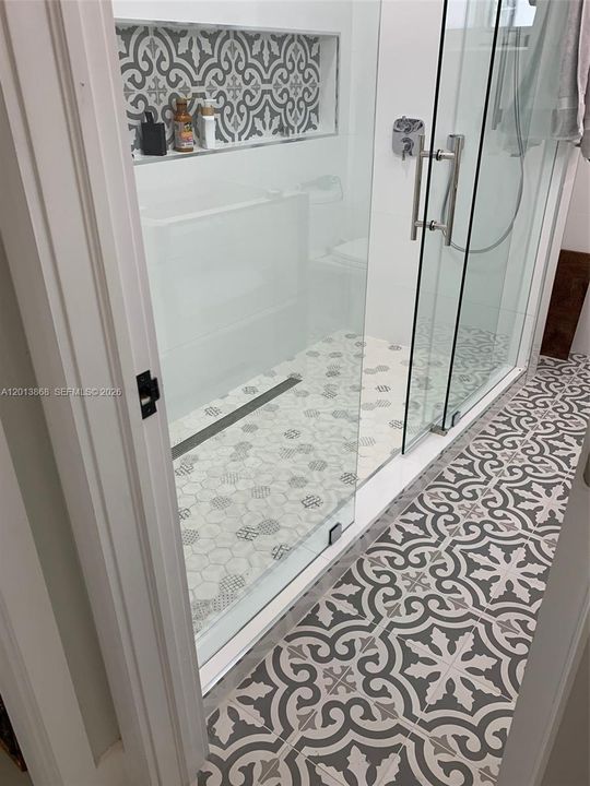 Под контрактом: $5,950 (3 спален, 2 ванн, 1569 Квадратных фут)