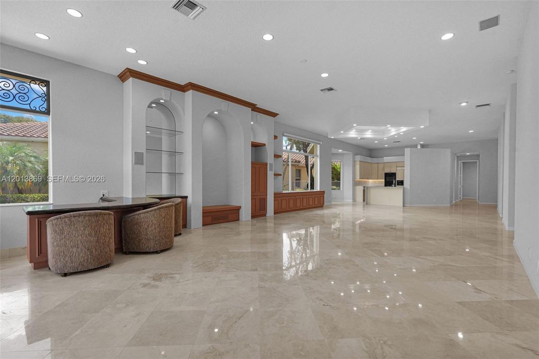 En Venta: $1,600,000 (4 camas, 3 baños, 2824 Pies cuadrados)