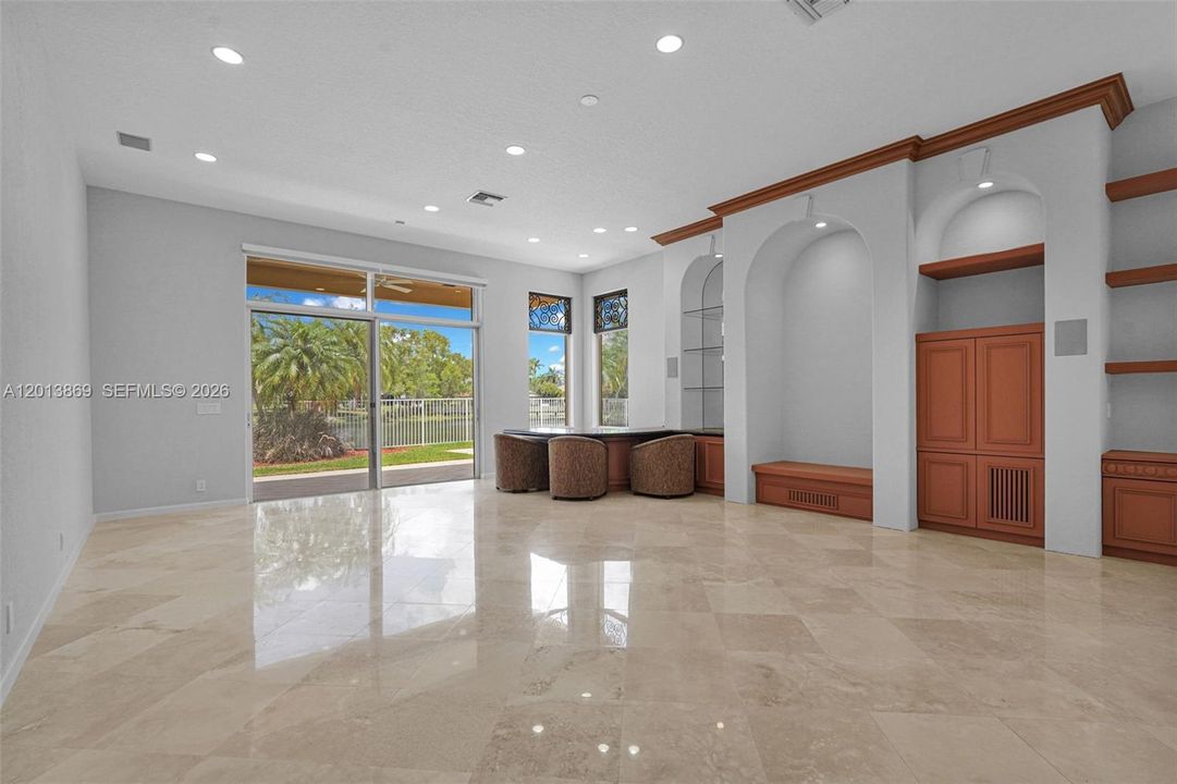 En Venta: $1,600,000 (4 camas, 3 baños, 2824 Pies cuadrados)