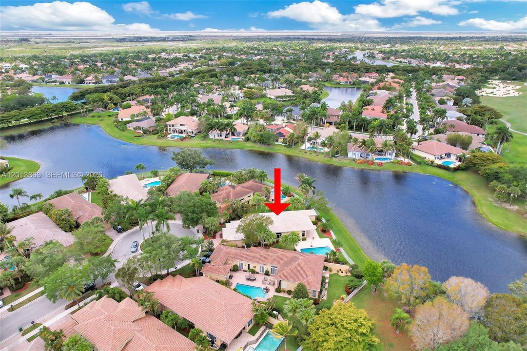 En Venta: $1,600,000 (4 camas, 3 baños, 2824 Pies cuadrados)