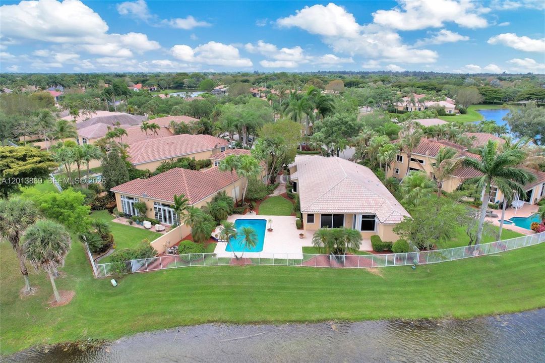 En Venta: $1,600,000 (4 camas, 3 baños, 2824 Pies cuadrados)