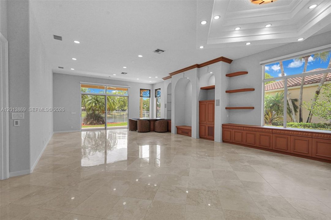 En Venta: $1,600,000 (4 camas, 3 baños, 2824 Pies cuadrados)