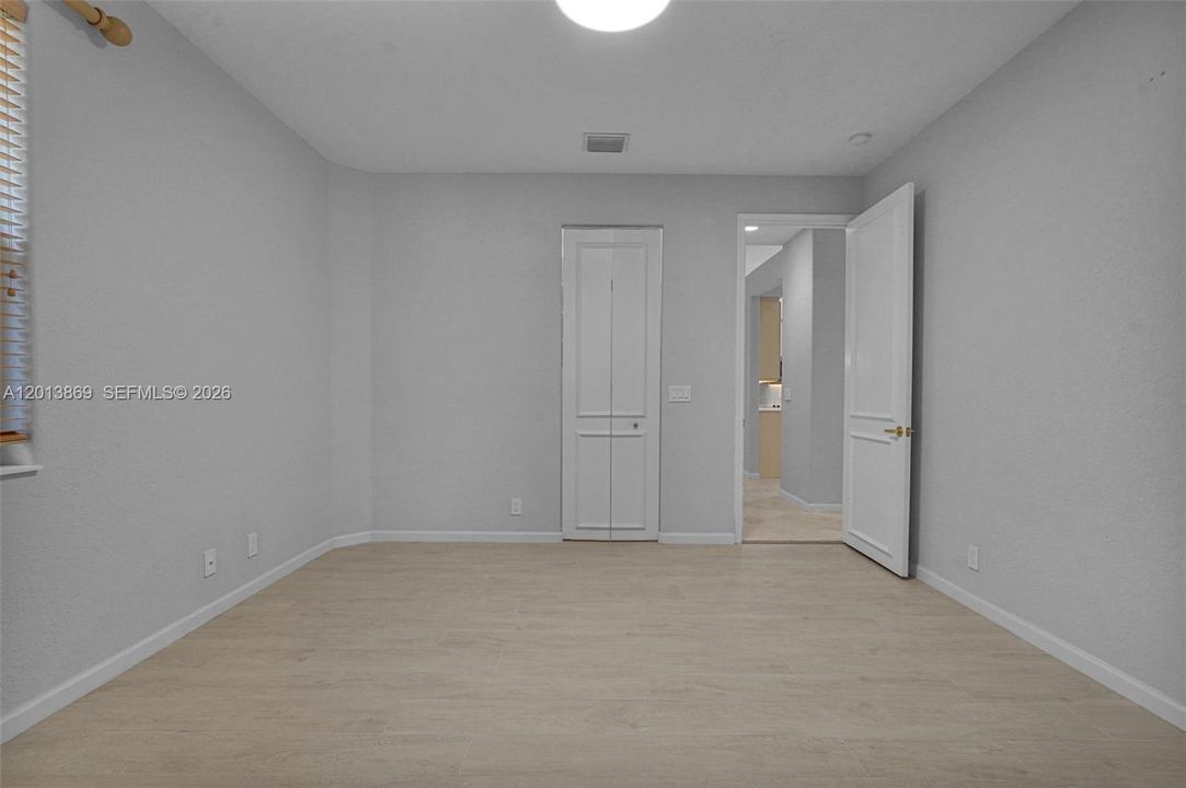 En Venta: $1,600,000 (4 camas, 3 baños, 2824 Pies cuadrados)