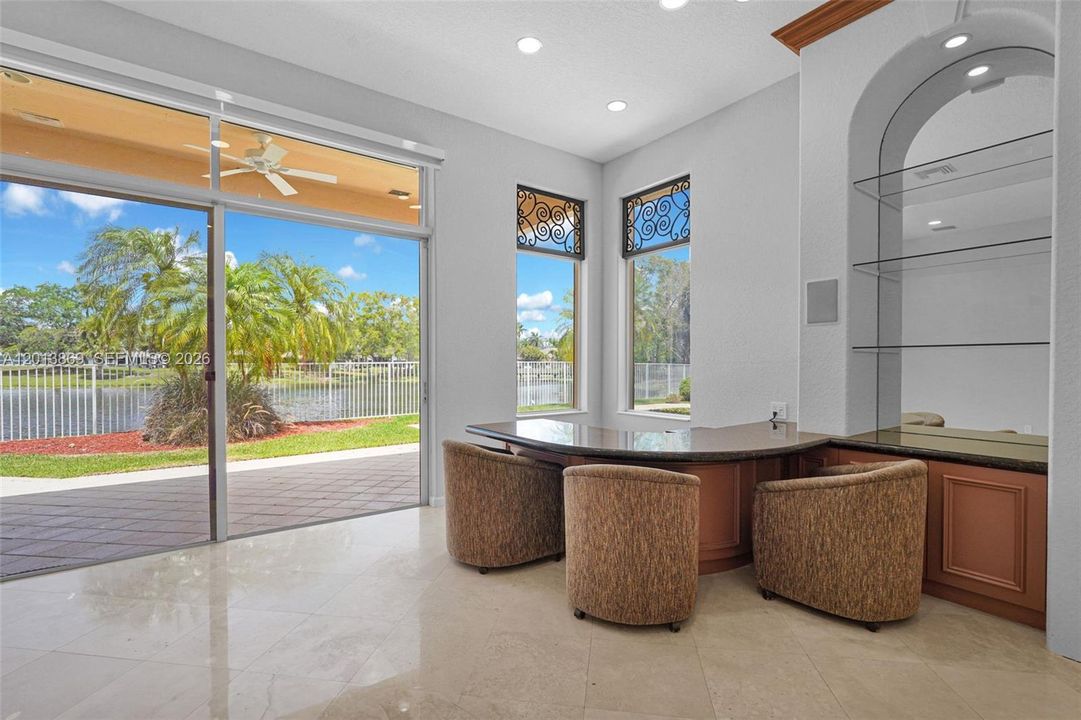 En Venta: $1,600,000 (4 camas, 3 baños, 2824 Pies cuadrados)