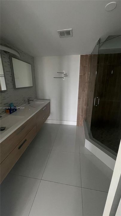 Под контрактом: $3,900 (2 спален, 2 ванн, 1268 Квадратных фут)