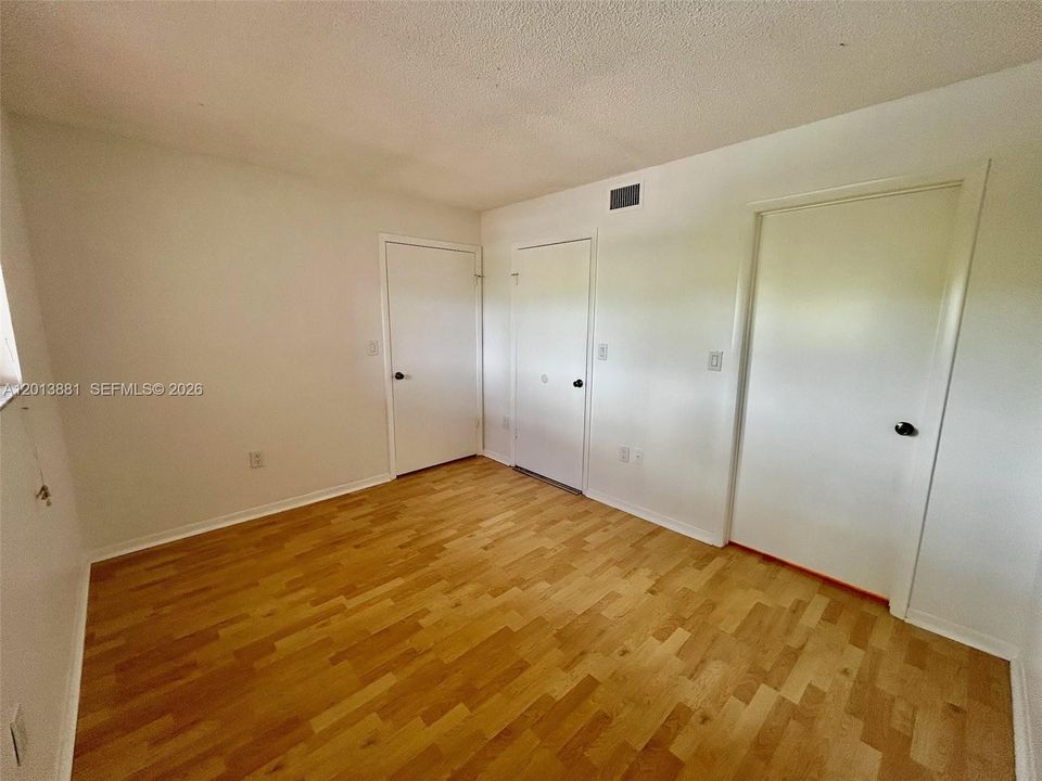 En Venta: $230,000 (2 camas, 2 baños, 970 Pies cuadrados)