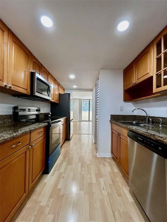 En Venta: $230,000 (2 camas, 2 baños, 970 Pies cuadrados)