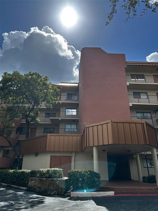 En Venta: $230,000 (2 camas, 2 baños, 970 Pies cuadrados)