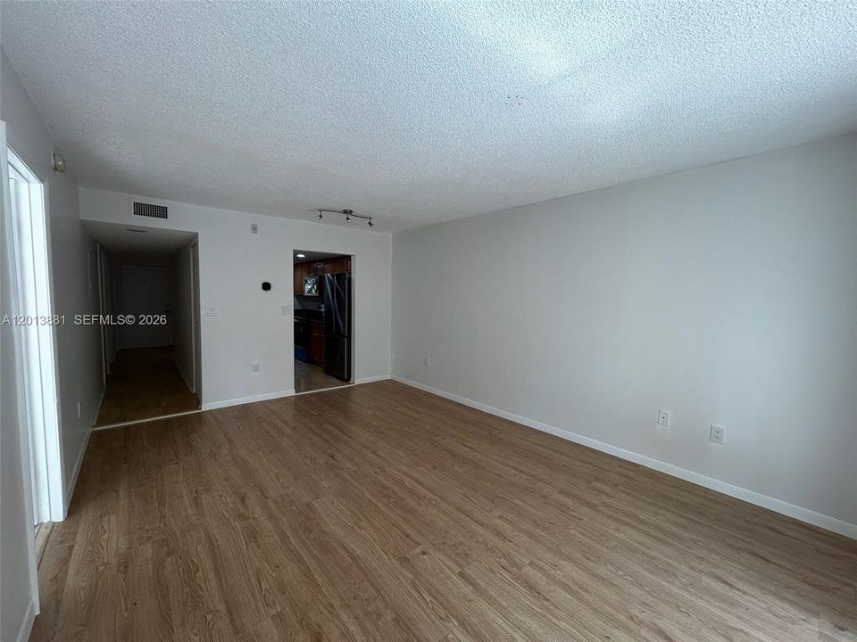 En Venta: $230,000 (2 camas, 2 baños, 970 Pies cuadrados)