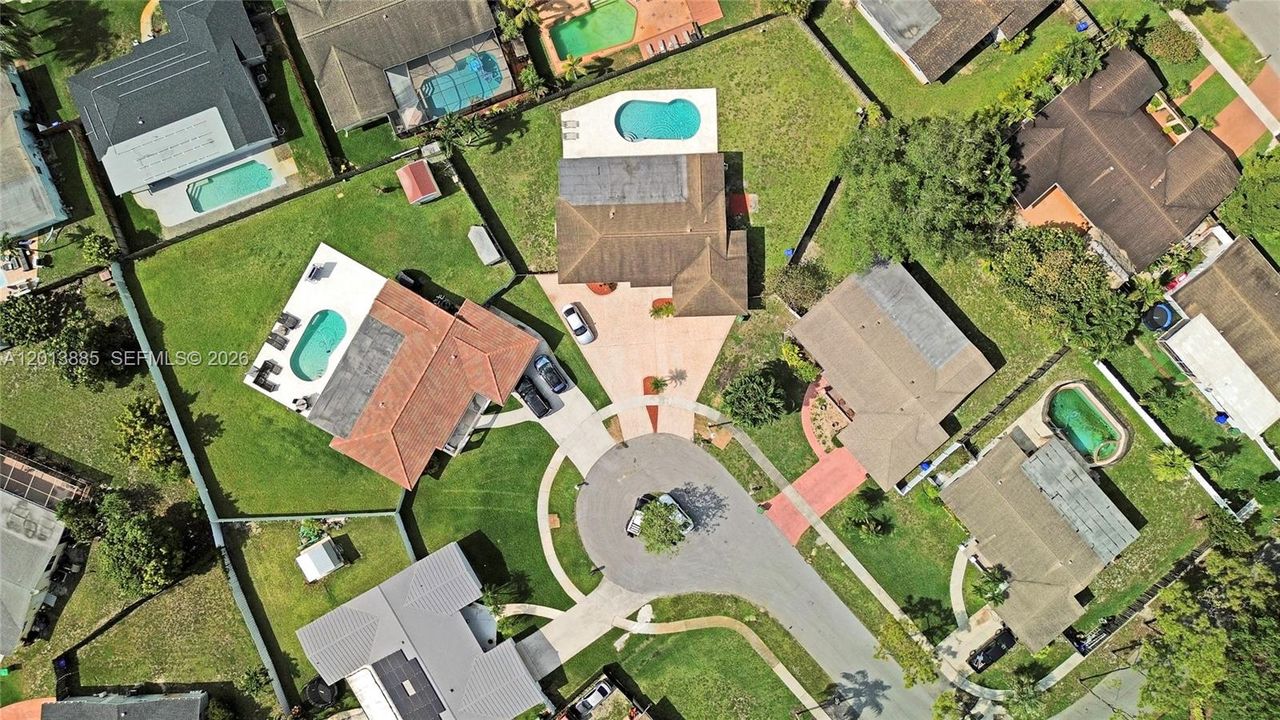 На продажу: $875,000 (5 спален, 3 ванн, 1990 Квадратных фут)