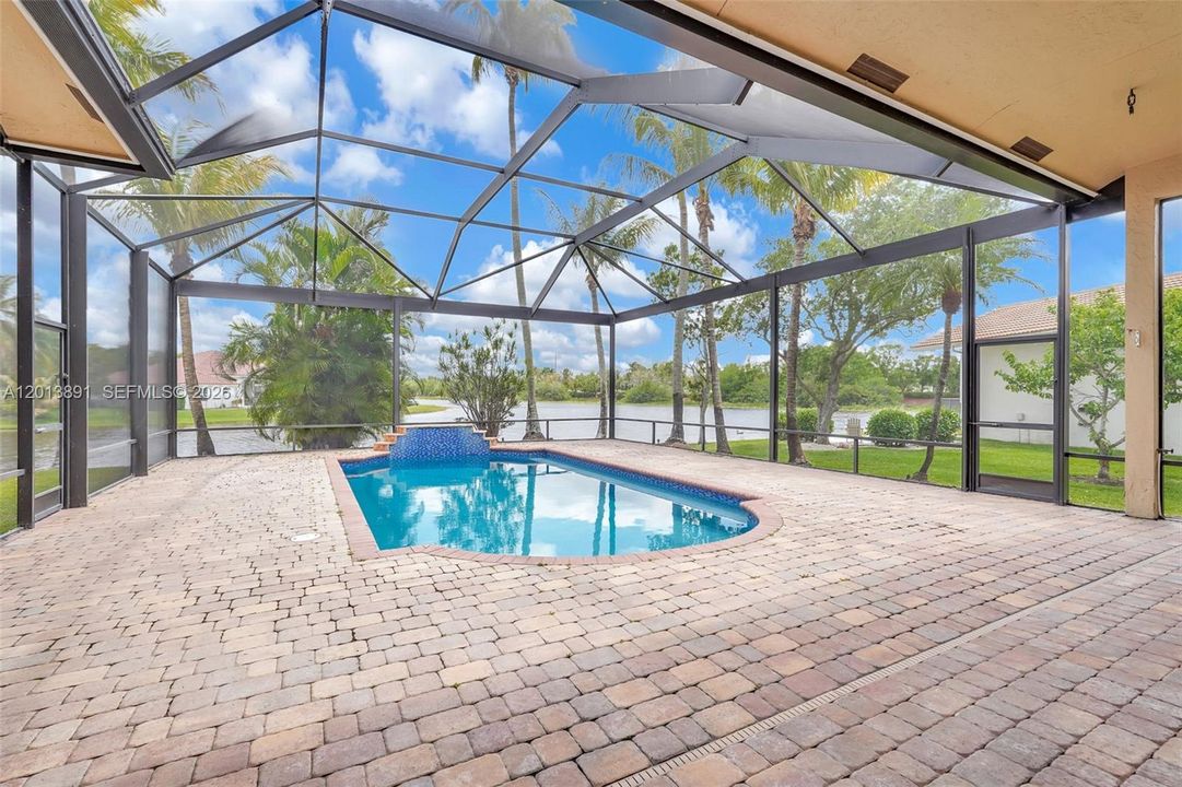 For Sale: $1,950,000 (5 beds, 3 baths, 2870 Square Feet)