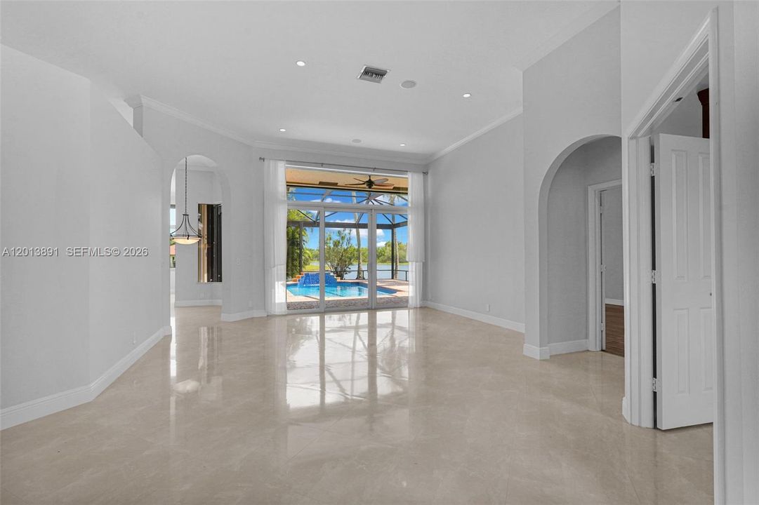 For Sale: $1,950,000 (5 beds, 3 baths, 2870 Square Feet)