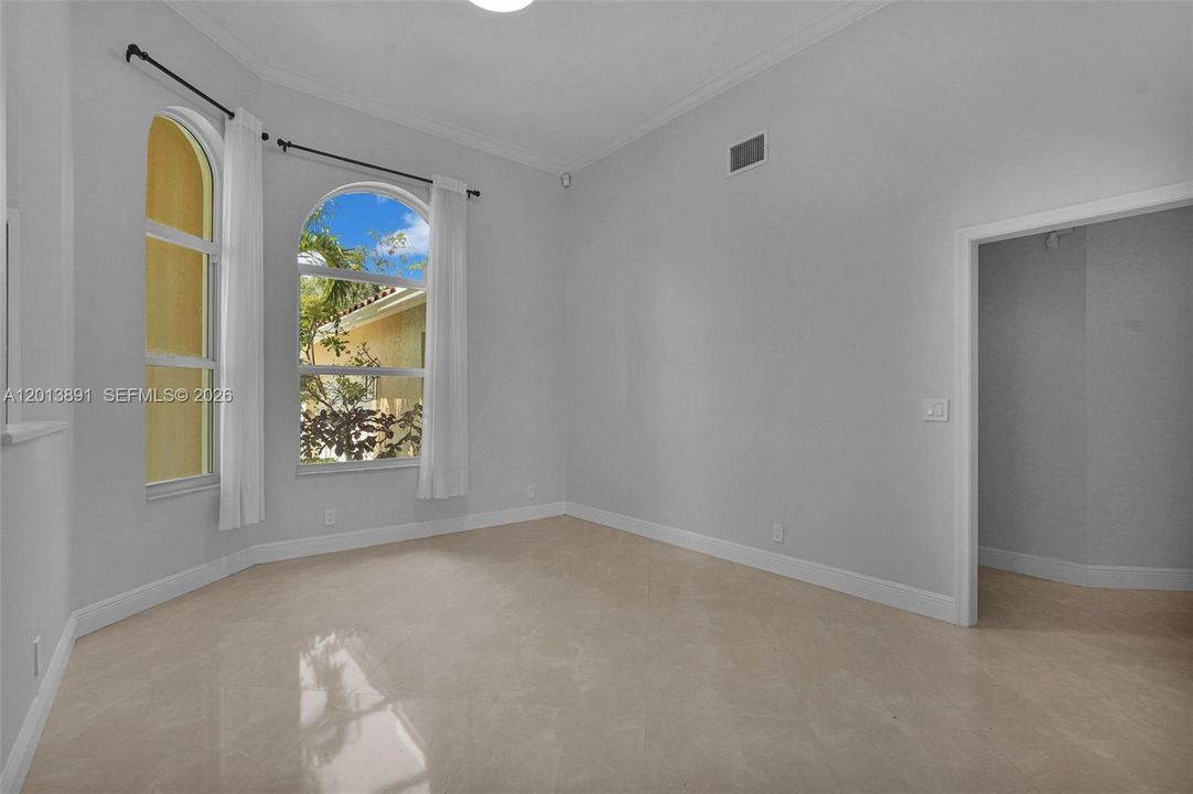 For Sale: $1,950,000 (5 beds, 3 baths, 2870 Square Feet)