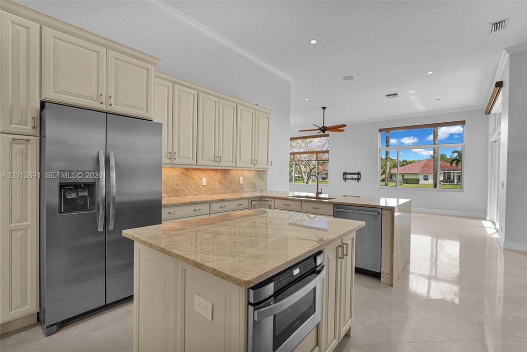 For Sale: $1,950,000 (5 beds, 3 baths, 2870 Square Feet)