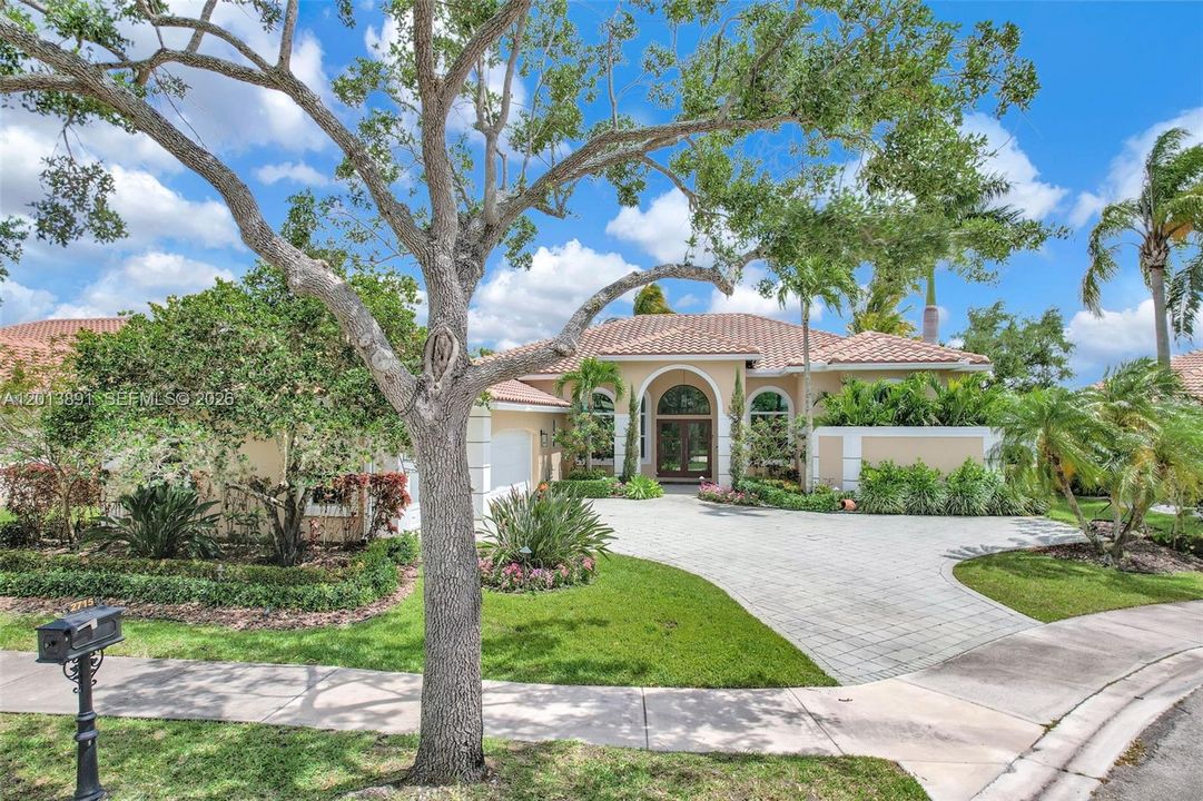 For Sale: $1,950,000 (5 beds, 3 baths, 2870 Square Feet)