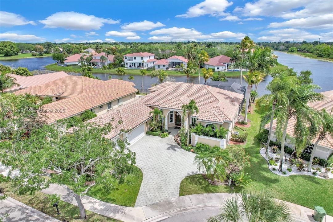 For Sale: $1,950,000 (5 beds, 3 baths, 2870 Square Feet)