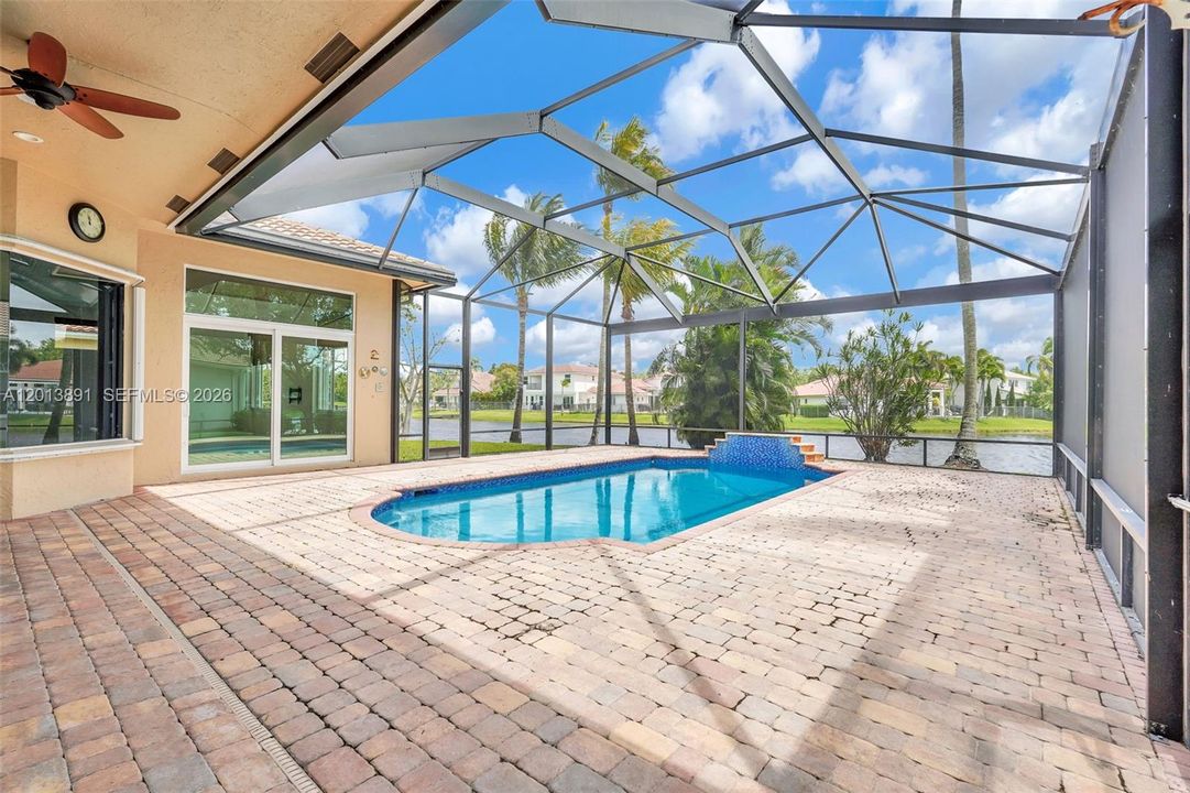 For Sale: $1,950,000 (5 beds, 3 baths, 2870 Square Feet)