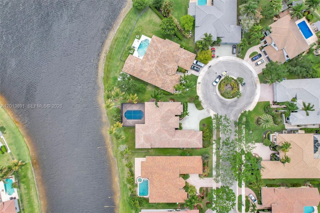 For Sale: $1,950,000 (5 beds, 3 baths, 2870 Square Feet)