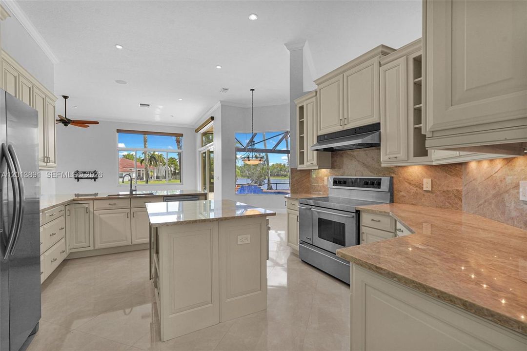 For Sale: $1,950,000 (5 beds, 3 baths, 2870 Square Feet)