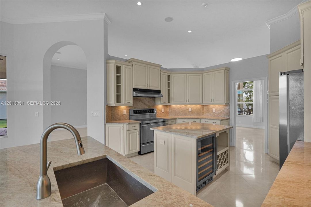 For Sale: $1,950,000 (5 beds, 3 baths, 2870 Square Feet)