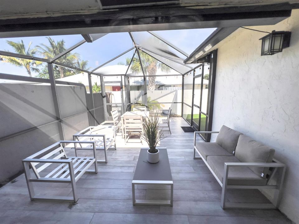 499-Lanai