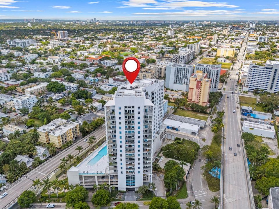 For Sale: $385,000 (2 beds, 2 baths, 1009 Square Feet)