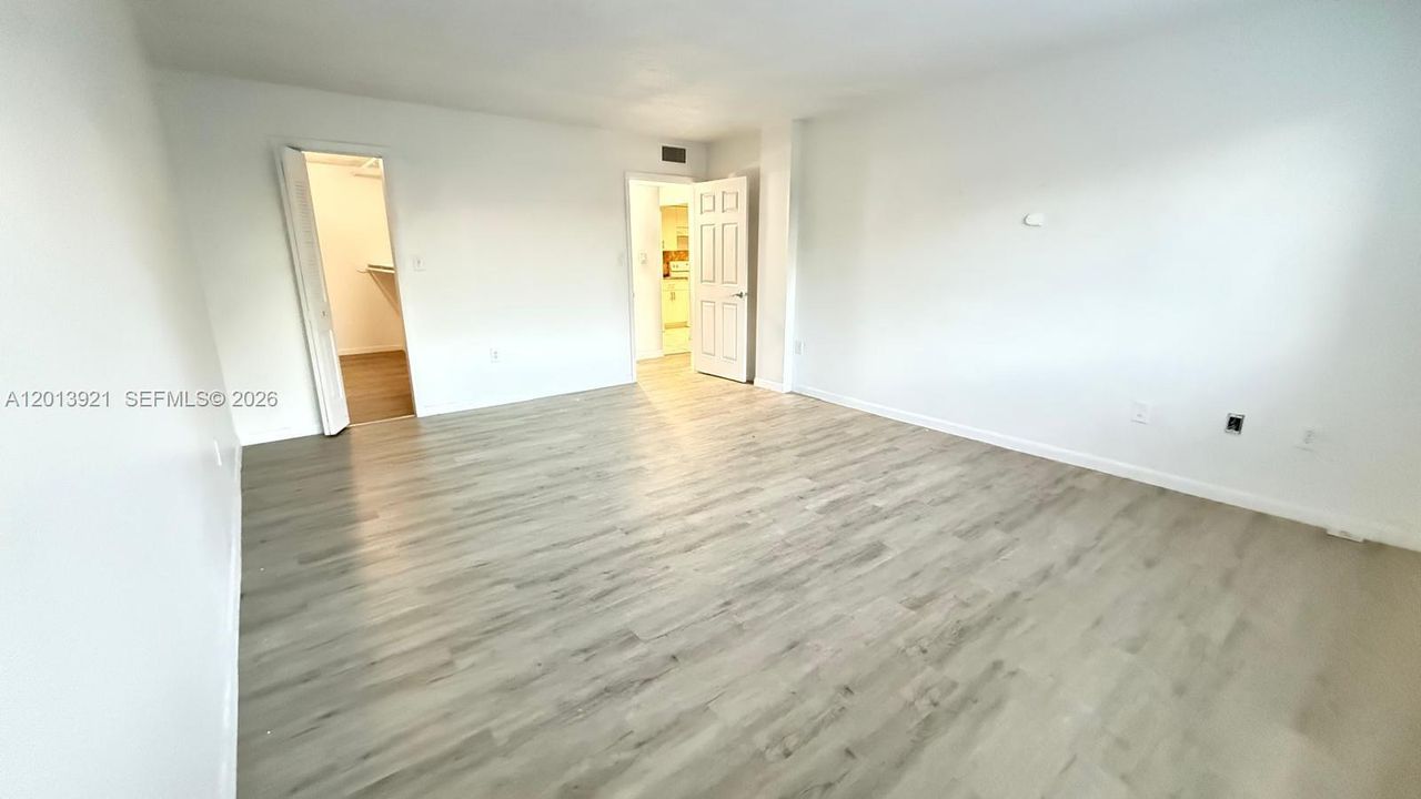 Activo con contrato: $1,850 (1 camas, 1 baños, 870 Pies cuadrados)