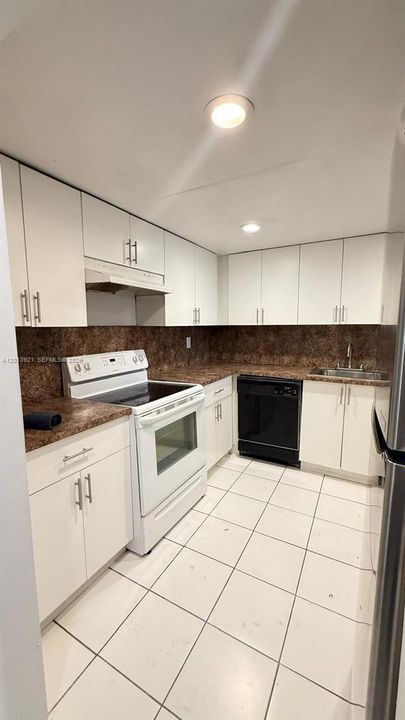 Activo con contrato: $1,850 (1 camas, 1 baños, 870 Pies cuadrados)