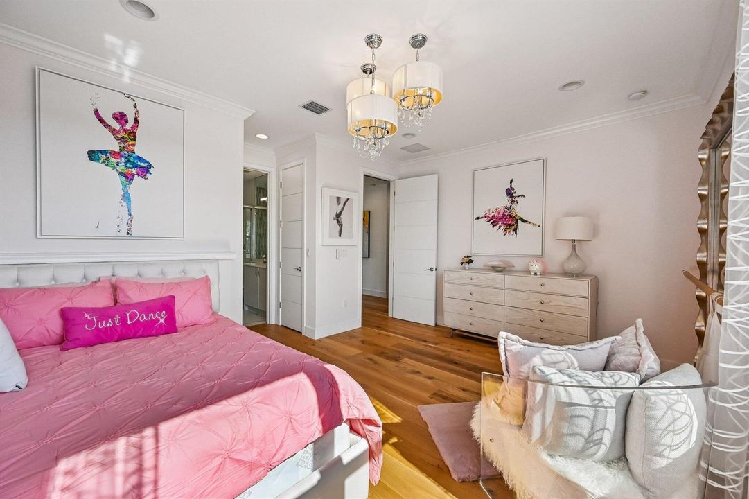 33-web-or-mls-Pagoda Palms Dr-S0305-033