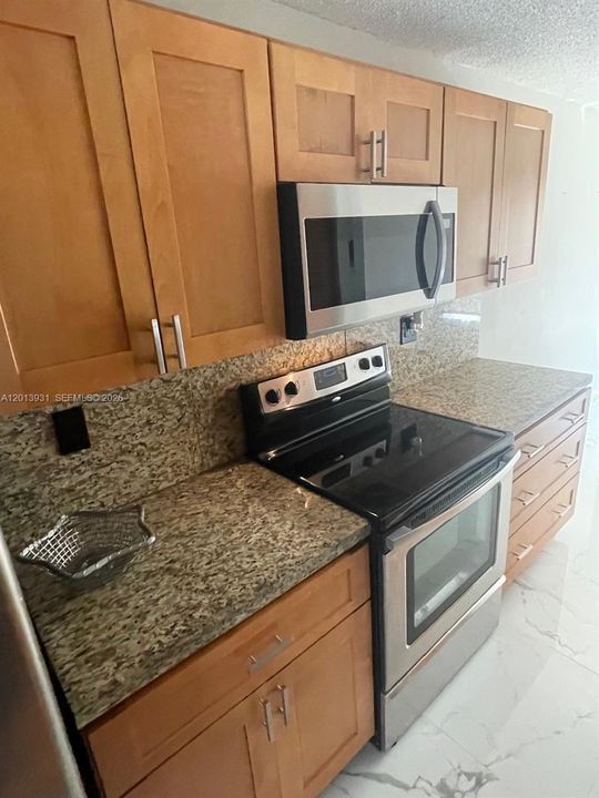 Active With Contract: $3,150 (3 beds, 2 baths, 1770 Square Feet)