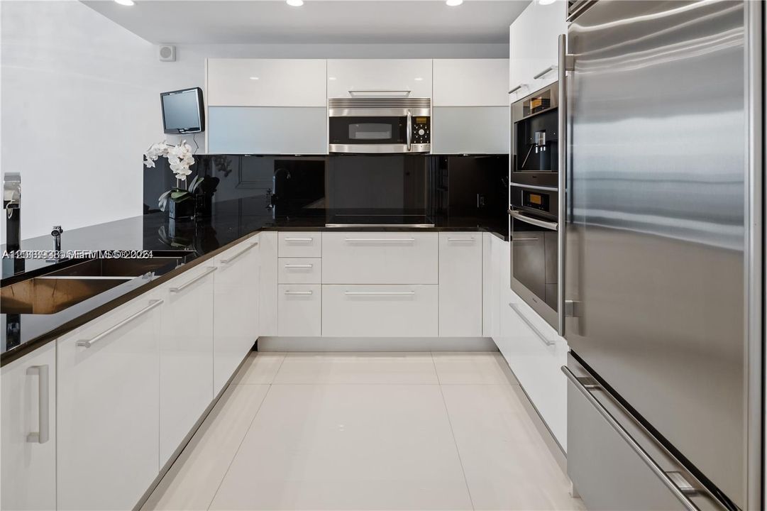 Activo con contrato: $6,900 (1 camas, 1 baños, 858 Pies cuadrados)