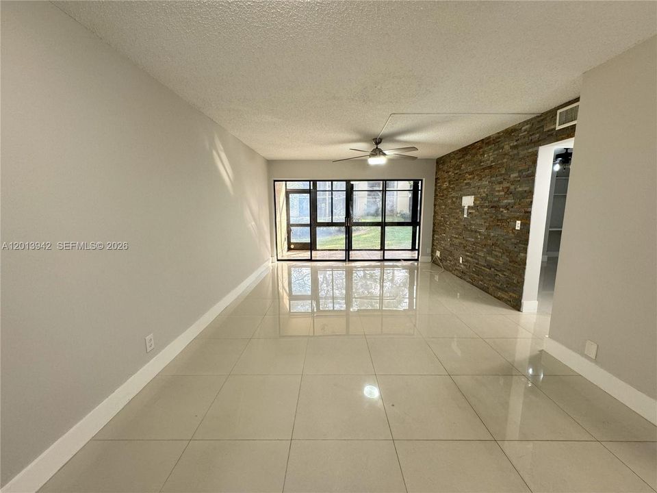 En Renta: $2,400 (2 camas, 2 baños, 1150 Pies cuadrados)