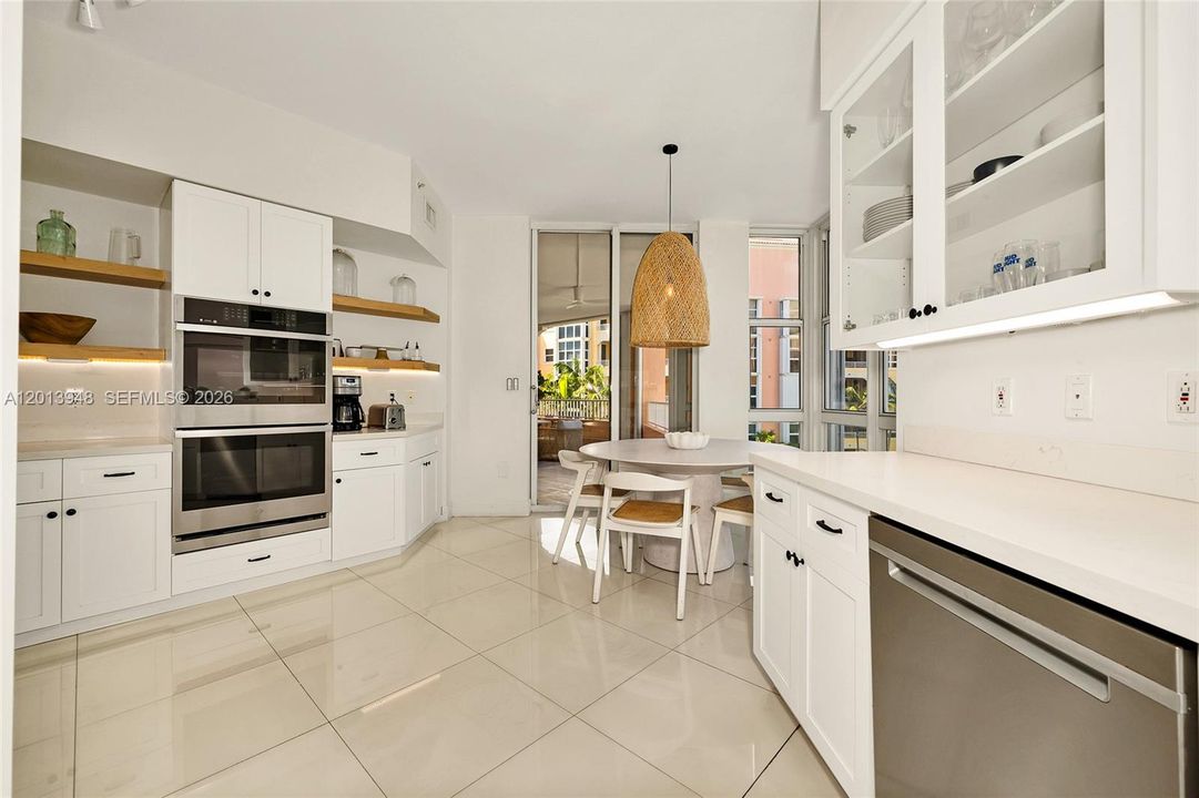 В аренду: $16,000 (3 спален, 3 ванн, 2470 Квадратных фут)