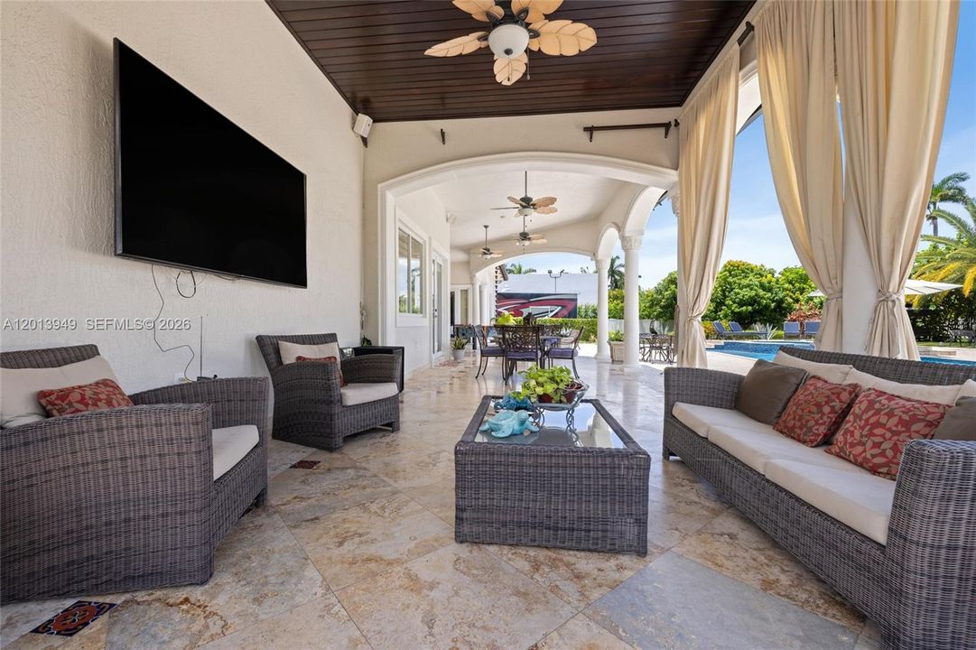 En Venta: $3,299,999 (5 camas, 4 baños, 4463 Pies cuadrados)