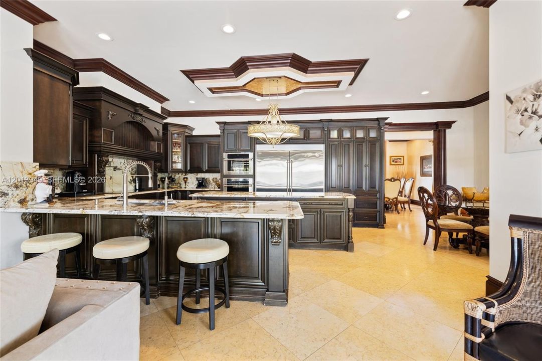 En Venta: $3,299,999 (5 camas, 4 baños, 4463 Pies cuadrados)