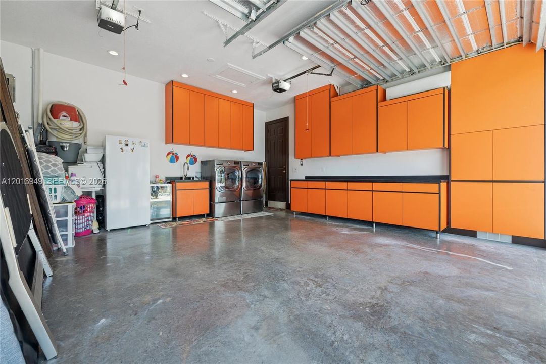 En Venta: $3,299,999 (5 camas, 4 baños, 4463 Pies cuadrados)