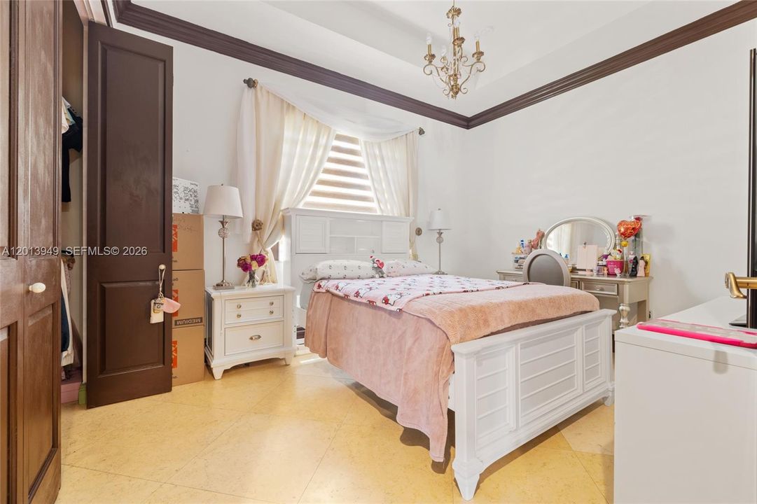 En Venta: $3,299,999 (5 camas, 4 baños, 4463 Pies cuadrados)