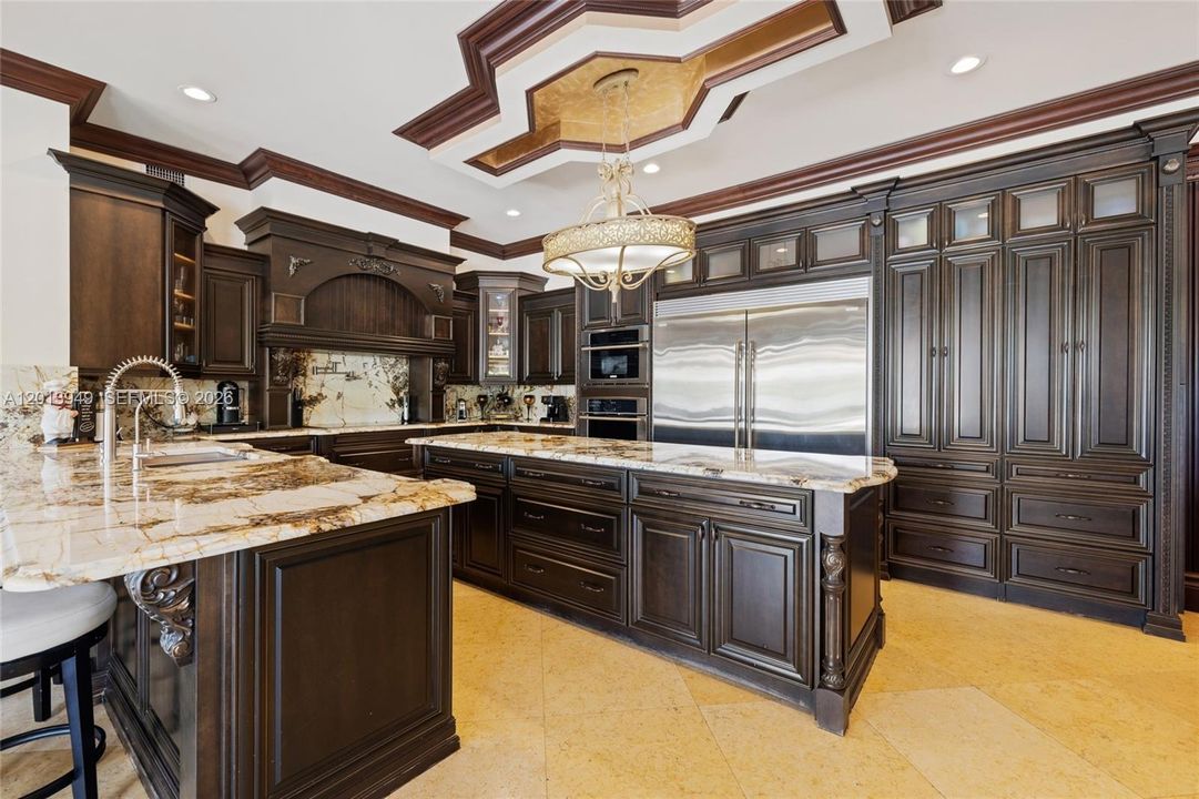 En Venta: $3,299,999 (5 camas, 4 baños, 4463 Pies cuadrados)
