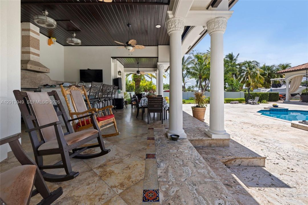 En Venta: $3,299,999 (5 camas, 4 baños, 4463 Pies cuadrados)